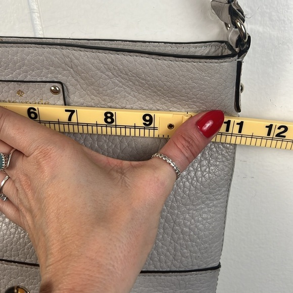 Kate Spade grey/silver pebble leather crossbody with adjustable strap - Picture 15 of 16